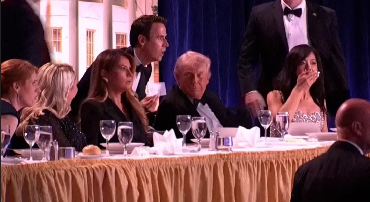 নৈশভোজের অনুষ্ঠানে গুলির আতঙ্কে পড়ে যান ট্রাম্প!